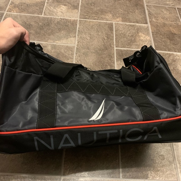 Nautica Gray Red Duffle Bag Gym Bag Detachable Shoulder Strap - Picture 1 of 8